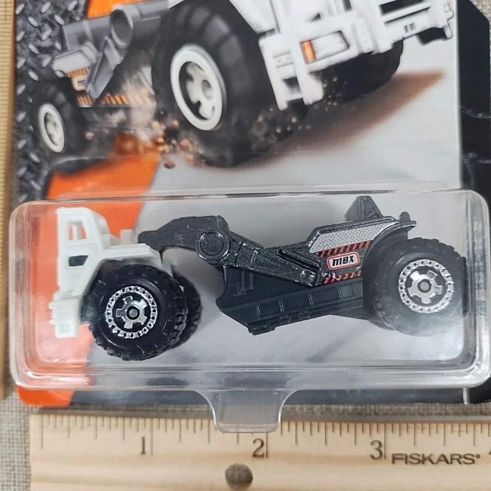 LOT OF 6 1:64 Matchbox MBX Construction 2012 Plowerizer Mercedes Trail Tipper